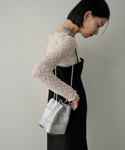 Naege(ナエジ)の「クロス編みミニショルダーBAG(ショルダーバッグ・レディース・ライトグリーン/アイボリー/ブラック/シルバー・FREE)」の4枚目の写真
