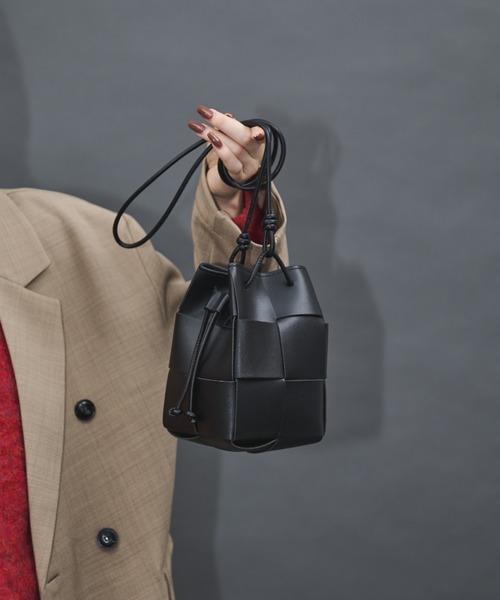 Naege(ナエジ)の「クロス編みミニショルダーBAG(ショルダーバッグ・レディース・ライトグリーン/アイボリー/ブラック/シルバー・FREE)」の3枚目の写真