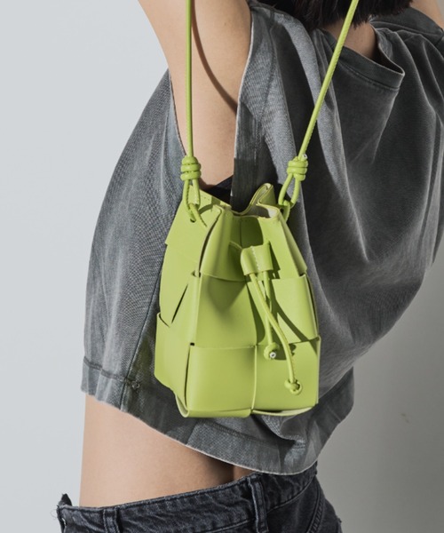 Naege(ナエジ)の「クロス編みミニショルダーBAG(ショルダーバッグ・レディース・ライトグリーン/アイボリー/ブラック/シルバー・FREE)」の14枚目の写真