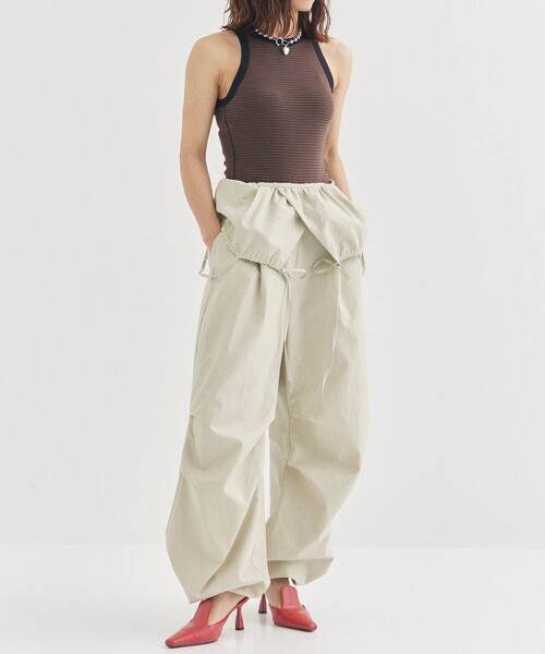 STUDIOUS(ステュディオス)の「【STUDIOUS/ステュディオス】Parachute Jumpsuit/パラシュートジャンプスーツ(つなぎ/オールインワン・レディース・ライトベージュ/ブラック・FREE)」の22枚目の写真