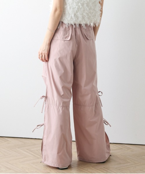 AMELY(エミリー)の「サイドスリットリボンミリタリーパンツ(カーゴパンツ・レディース・ブラック/オリーブ/ピンク/ホワイト・フリー)」の18枚目の写真