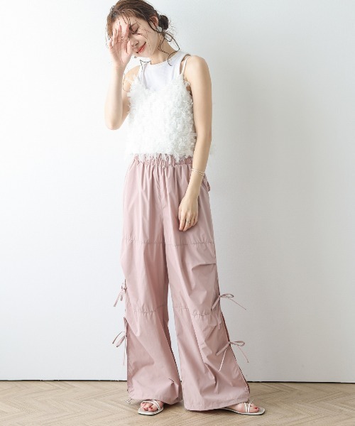 AMELY(エミリー)の「サイドスリットリボンミリタリーパンツ(カーゴパンツ・レディース・ブラック/オリーブ/ピンク/ホワイト・フリー)」の17枚目の写真