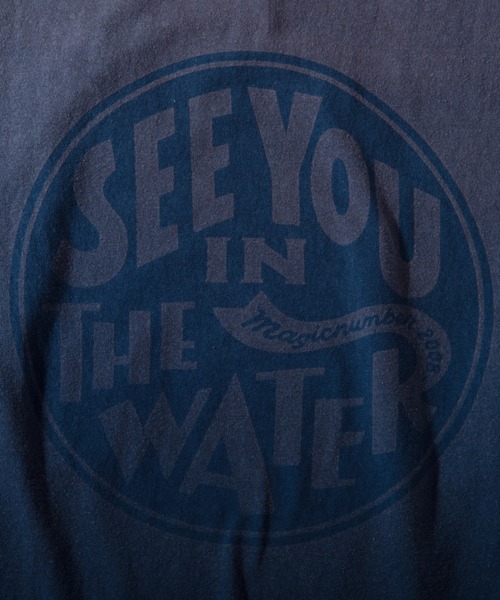 MAGIC NUMBER(マジック ナンバー)の「【MAGIC NUMBER】SEE YOU IN THE WATER XV SUNFADE L/S T-SHIRT(Tシャツ/カットソー・メンズ・チャコールグレー/ダークグリーン/ネイビー・MEDIUM/LARGE/X-LARGE)」の5枚目の写真