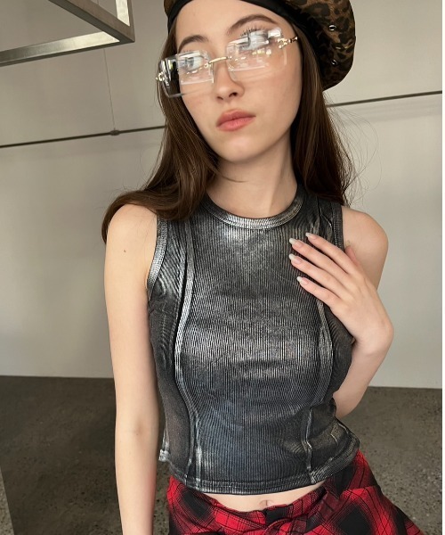 BLONDEY(ブロンディ)の「メタリックリブタンクトップス(タンクトップ・レディース・ベージュ/ブラック・FREE)」の7枚目の写真
