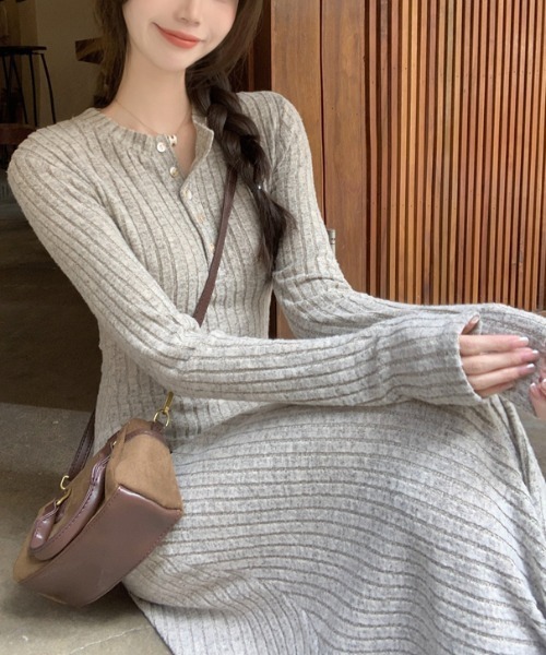 ECLIN（エクラン）の「2024AW新作ヘンリーネックAラインリブワンピース（Tシャツ/カットソー・レディース・チャコールグレー/ミックスグレー・FREE）」の8枚目の写真