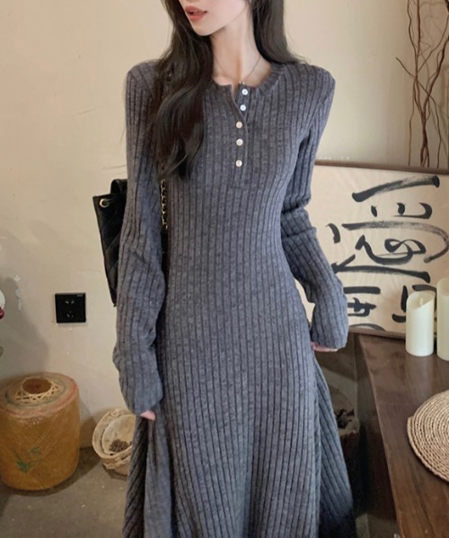 ECLIN（エクラン）の「2024AW新作ヘンリーネックAラインリブワンピース（Tシャツ/カットソー・レディース・チャコールグレー/ミックスグレー・FREE）」の7枚目の写真