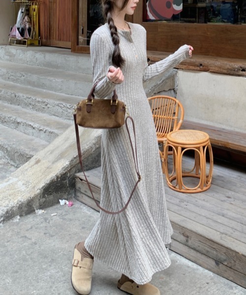 ECLIN（エクラン）の「2024AW新作ヘンリーネックAラインリブワンピース（Tシャツ/カットソー・レディース・チャコールグレー/ミックスグレー・FREE）」の3枚目の写真