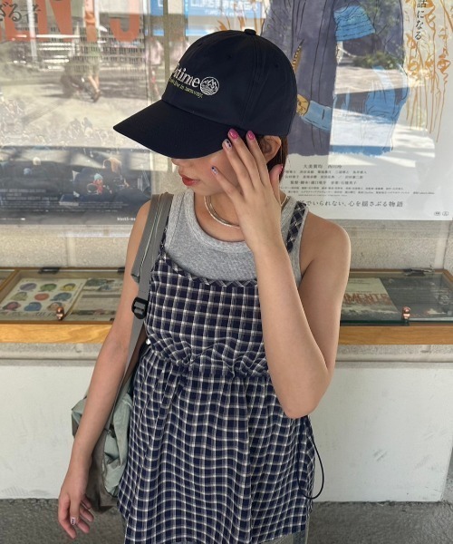 nemne store（ネンネストア）の「カラーロゴ刺繍キャップ（キャップ・レディース・ネイビー/レッド/ブルー・フリー）」の2枚目の写真