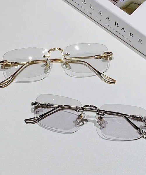 BARELY BLUE(ベアリーブルー)の「【 BARELY BLUE / ベアリーブルー 】 スタイリッシュ リムレス 調光メガネ / サングラス(サングラス・レディース・シルバー/ゴールド・FREE)」の8枚目の写真