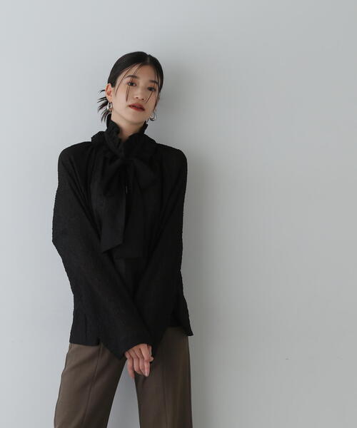 N.(N. Natural Beauty Basic)(エヌエヌナチュラルビューティーベーシック)の「◆2wayフリルネックブラウス(シャツ/ブラウス・レディース・ブラック/ホワイト/イエロー・MEDIUM)」の12枚目の写真