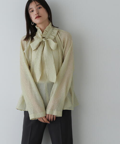 N.(N. Natural Beauty Basic)(エヌエヌナチュラルビューティーベーシック)の「◆2wayフリルネックブラウス(シャツ/ブラウス・レディース・ブラック/ホワイト/イエロー・MEDIUM)」の6枚目の写真