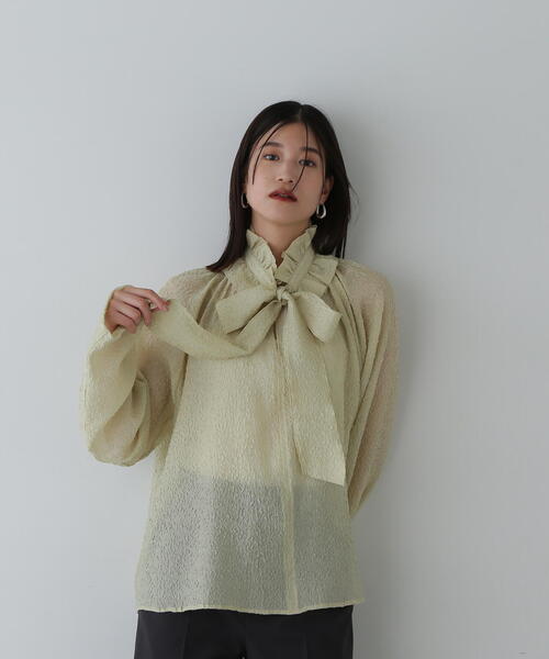 N.(N. Natural Beauty Basic)(エヌエヌナチュラルビューティーベーシック)の「◆2wayフリルネックブラウス(シャツ/ブラウス・レディース・ブラック/ホワイト/イエロー・MEDIUM)」の7枚目の写真
