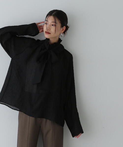 N.(N. Natural Beauty Basic)(エヌエヌナチュラルビューティーベーシック)の「◆2wayフリルネックブラウス(シャツ/ブラウス・レディース・ブラック/ホワイト/イエロー・MEDIUM)」の1枚目の写真