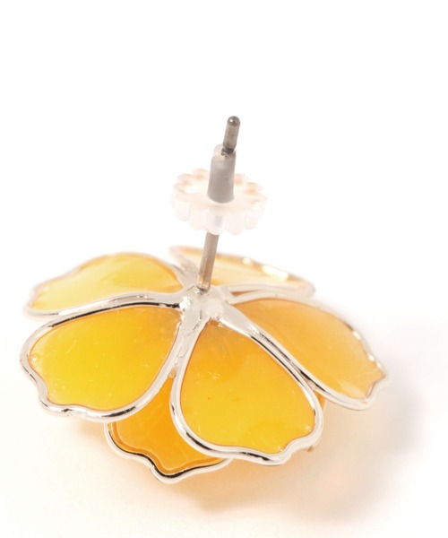 GLOBAL WORK（グローバルワーク）の「立体フラワーピアス/130962（ピアス（両耳用）・レディース・ホワイト/イエロー/ベージュ・ONE SIZE）」の4枚目の写真