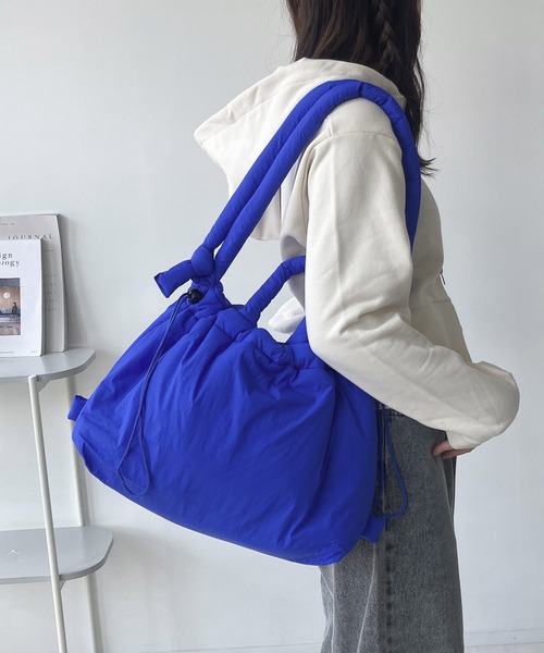 AS KNOW AS plus(アズノゥアズプラス)の「パテッド3wayショルダーバッグ(ショルダーバッグ・レディース・ブラック/グレー/アイボリー/ブルー・FREE)」の1枚目の写真