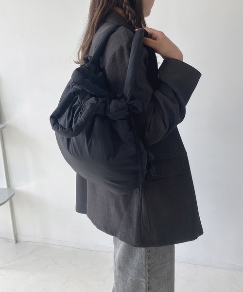 AS KNOW AS plus(アズノゥアズプラス)の「パテッド3wayショルダーバッグ(ショルダーバッグ・レディース・ブラック/グレー/アイボリー/ブルー・FREE)」の3枚目の写真