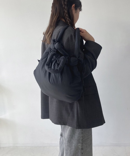 AS KNOW AS plus(アズノゥアズプラス)の「パテッド3wayショルダーバッグ(ショルダーバッグ・レディース・ブラック/グレー/アイボリー/ブルー・FREE)」の5枚目の写真