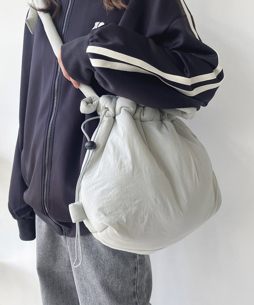 AS KNOW AS plus(アズノゥアズプラス)の「パテッド3wayショルダーバッグ(ショルダーバッグ・レディース・ブラック/グレー/アイボリー/ブルー・FREE)」の8枚目の写真