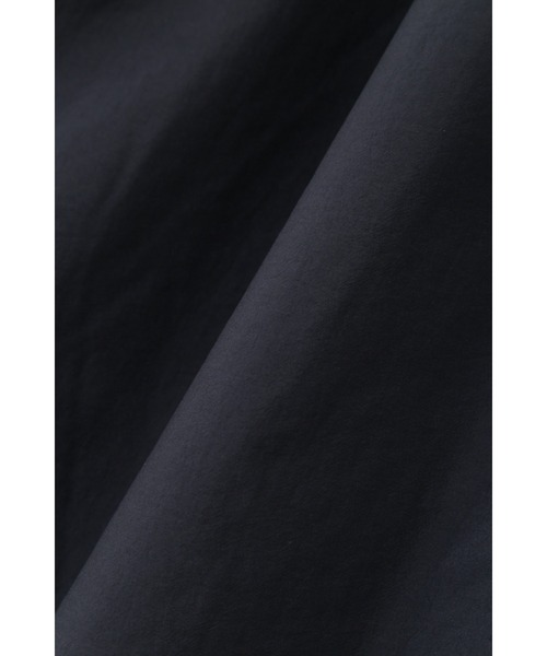 MARGARET HOWELL(マーガレットハウエル)の「BERGTECH / NYLON POPLIN Ⅱ(ダウンジャケット/コート・メンズ・ネイビー/カーキ・SMALL/MEDIUM/LARGE)」の4枚目の写真
