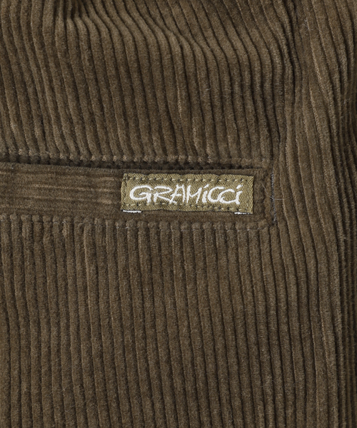 Gramicci（グラミチ）の「GRAMICCI / グラミチ 別注 8W CORDUROY Relaxed Pleated Trouser（チノパンツ・メンズ・カーキ/ブラック/ダークブルー/ライトグレー・MEDIUM/X-LARGE/LARGE）」の15枚目の写真