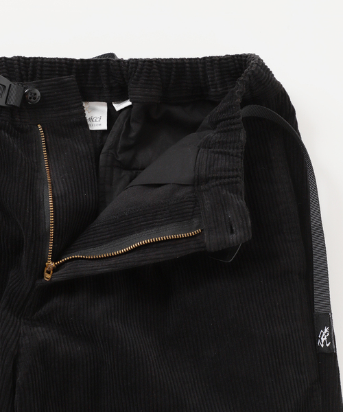 Gramicci（グラミチ）の「GRAMICCI / グラミチ 別注 8W CORDUROY Relaxed Pleated Trouser（チノパンツ・メンズ・カーキ/ブラック/ダークブルー/ライトグレー・MEDIUM/X-LARGE/LARGE）」の19枚目の写真