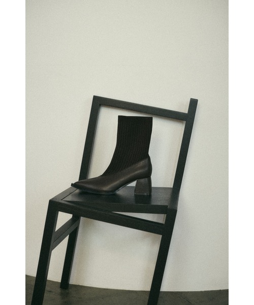 RIM.ARK（リムアーク）の「V cut socks boots ブイカットソックスブーツ（ブーツ・レディース・ブラック/ブラウン・39/38/37/36）」の3枚目の写真