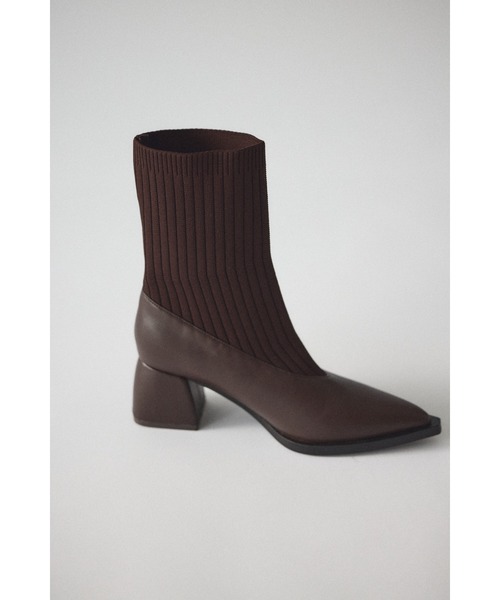 RIM.ARK（リムアーク）の「V cut socks boots ブイカットソックスブーツ（ブーツ・レディース・ブラック/ブラウン・39/38/37/36）」の5枚目の写真