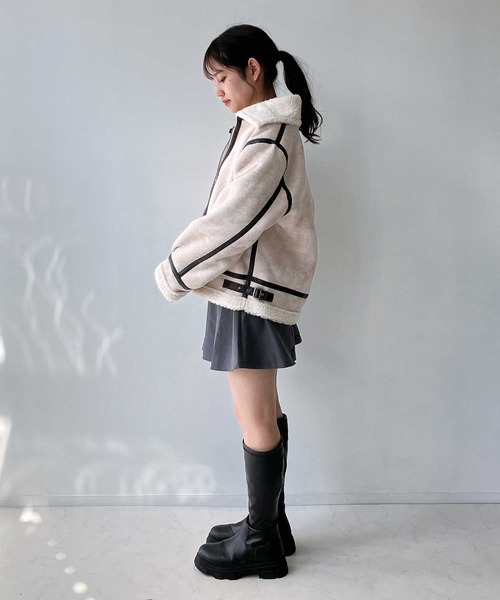 AS KNOW AS plus（アズノゥアズプラス）の「◇フェイクムートンビッグサイズジャケット（ムートンコート・レディース・グレー/ブラック/アイボリー/ブラック系/ブラウン系/アイボリー系/ブラウン・FREE）」の19枚目の写真