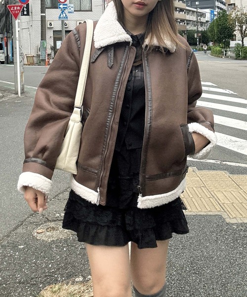 AS KNOW AS plus（アズノゥアズプラス）の「◇フェイクムートンビッグサイズジャケット（ムートンコート・レディース・グレー/ブラック/アイボリー/ブラック系/ブラウン系/アイボリー系/ブラウン・FREE）」の22枚目の写真