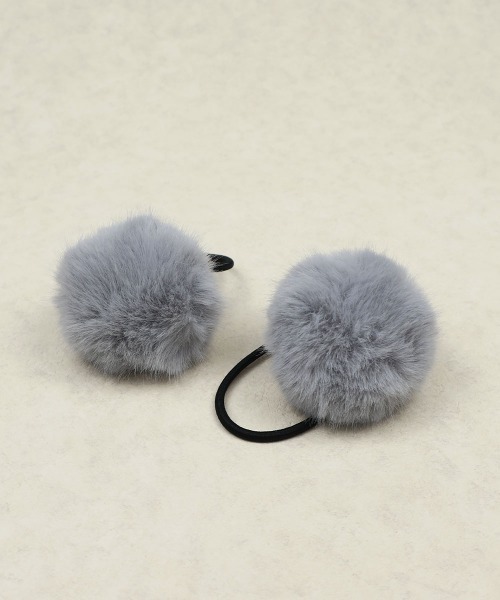 CEMONEMO(セモネモ)の「ファー ボンボン ヘアゴム 2セット(ヘアゴム・レディース・アイボリー/モカ/ブラック/グレー/ピンク/レオパード・FREE)」の17枚目の写真