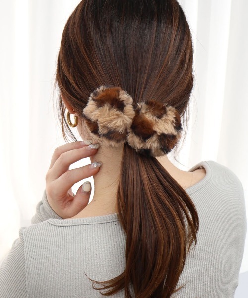 セール】ファー ボンボン ヘアゴム 2セット（ヘアゴム）｜CEMONEMO