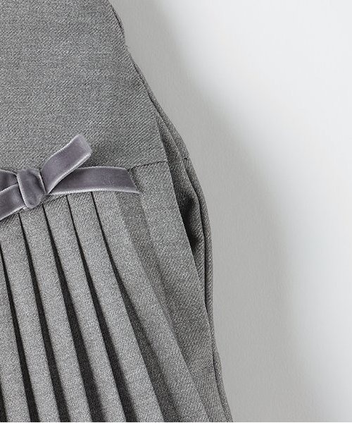 by LOVEiT（バイラビット）の「リボンティアードプリーツスカート（インパンつき）（スカート・キッズ・グレー/アイボリー/ネイビー・120cm/130cm/140cm/150cm/160cm）」の10枚目の写真