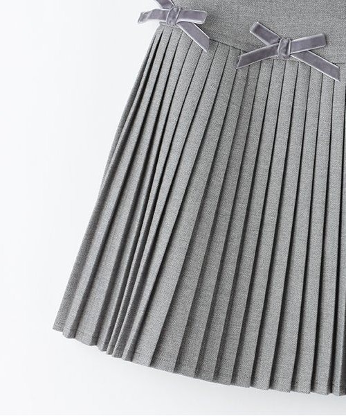 by LOVEiT（バイラビット）の「リボンティアードプリーツスカート（インパンつき）（スカート・キッズ・グレー/アイボリー/ネイビー・120cm/130cm/140cm/150cm/160cm）」の9枚目の写真