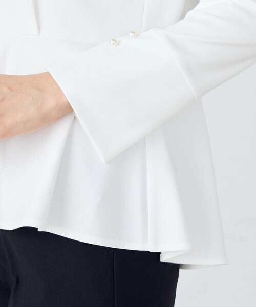 COMME CA ISM（コムサイズム）の「ペプラムブラウス（シャツ/ブラウス・レディース・ネイビー/ホワイト・MEDIUM/LARGE）」の16枚目の写真