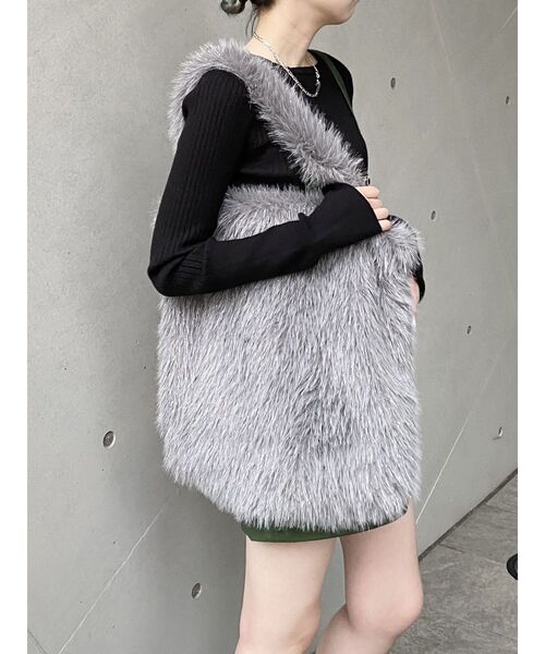 MURUA（ムルーア）の「フェイクファーラメロゴトートバッグ（トートバッグ・レディース・ホワイト/グレー/ブラック・FREE）」の6枚目の写真