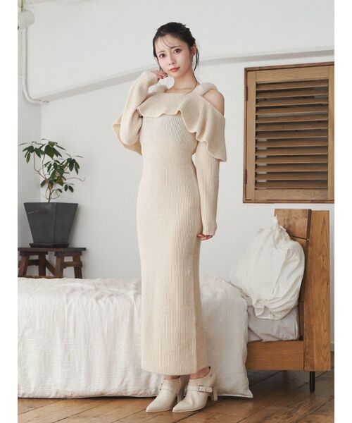 EATME（イートミー）の「フェイクファーオフショルニットワンピース