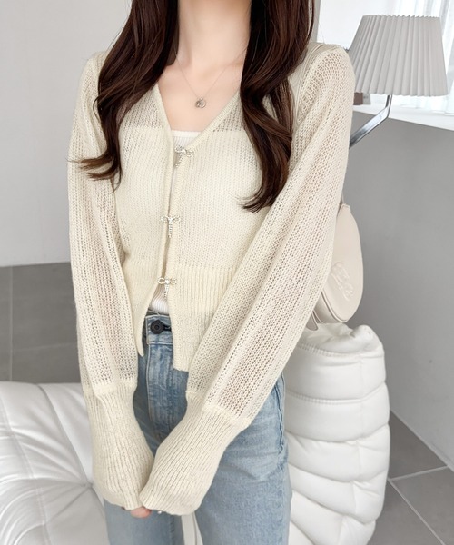 mily bilet(ミウィビレット)の「【mily bilet】ぽわっと透け感。大人かわいいの最上級♪透かし編みビジューリボンボタンニットカーディガン(ショート丈)(カーディガン/ボレロ・レディース・ピンク/アイボリー/ブラック/イエロー/ブルー・X-LARGE/SMALL/MEDIUM/LARGE)」の20枚目の写真