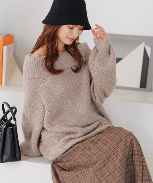 mysty woman（ミスティウーマン）の「ラメシャギーオフショルプルオーバー　291389（ニット/セーター・レディース・オフホワイト/ブラック/グレイッシュベージュ/ライトブルー・FREE）」の8枚目の写真