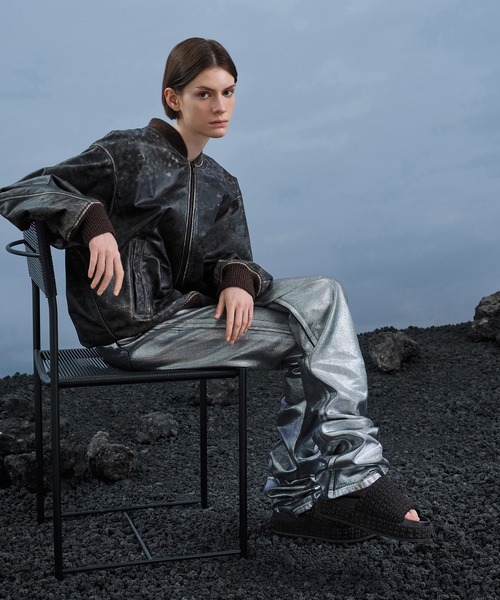 CHARLES & KEITH(チャールズ & キース)の「Loren ローレン ルーシュドプラットフォームサンダル(サンダル・レディース・ブラック系その他2・24.5cm/23.5cm/23cm)」の3枚目の写真