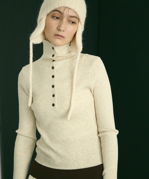 Front button high neck color knit / フロントボタンハイネック配色