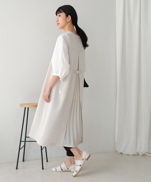 Bou Jeloud(ブージュルード)の「バックプリーツロングジレ(ベスト・レディース・ブラック/アイボリー・38)」の11枚目の写真