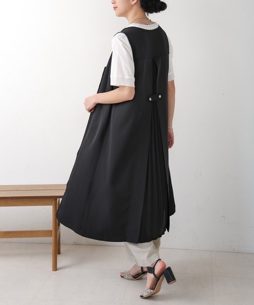 Bou Jeloud(ブージュルード)の「バックプリーツロングジレ(ベスト・レディース・ブラック/アイボリー・38)」の18枚目の写真