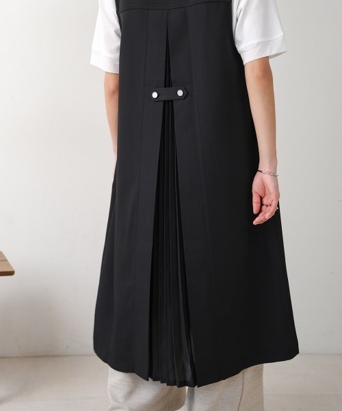 Bou Jeloud(ブージュルード)の「バックプリーツロングジレ(ベスト・レディース・ブラック/アイボリー・38)」の17枚目の写真