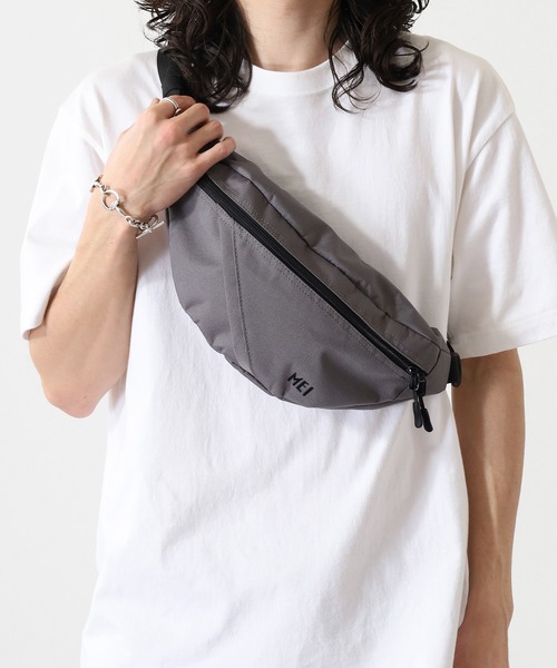 MEI（メイ）の「BOTTOMLINE M　ボディバッグ（ボディバッグ/ウエストポーチ・メンズ・ブラック/ライトパープル/オリーブドラブ/グレー/ベージュ・FREE）」の6枚目の写真
