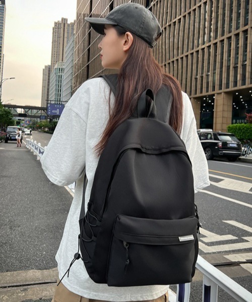 link lot(リンクロット)の「【A4サイズ対応】サイドドローコードデザインバックパックリュック 大容量 男女兼用 通勤 通学(バックパック/リュック・メンズ・ブラック/ホワイト・F)」の6枚目の写真