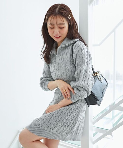 MAJESTIC LEGON(マジェスティックレゴン)の「ケーブルジップニットミニワンピ(ワンピース・レディース・グレー/アイボリー/ネイビー・MEDIUM)」の14枚目の写真