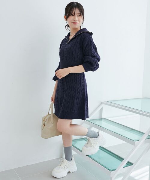 MAJESTIC LEGON(マジェスティックレゴン)の「ケーブルジップニットミニワンピ(ワンピース・レディース・グレー/アイボリー/ネイビー・MEDIUM)」の19枚目の写真