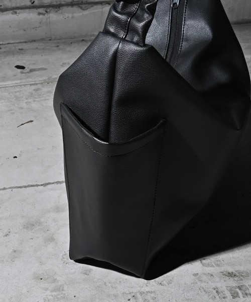 kutir(クティール)の「ASSORT BIG GATHER SHOULDER BAG/アソートビッグギャザーショルダーバック(ショルダーバッグ・メンズ・ブラック系/チャコールグレー/グレー/ブラック・FREE)」の16枚目の写真