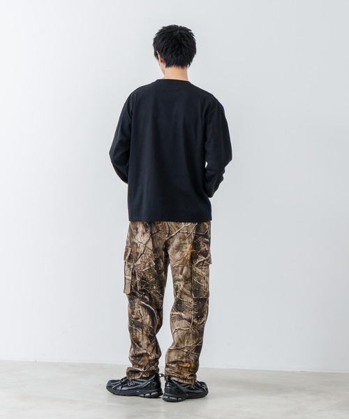 OUTDOOR EXCHANGE（アウトドアエクスチェンジ）の「【OUTDOOR EXCHANGE/アウトドアエクスチェンジ】ウェーブプリントクルーネックロンT オーバーサイズ（Tシャツ/カットソー・メンズ・ホワイト/ブラック・MEDIUM/LARGE）」の19枚目の写真