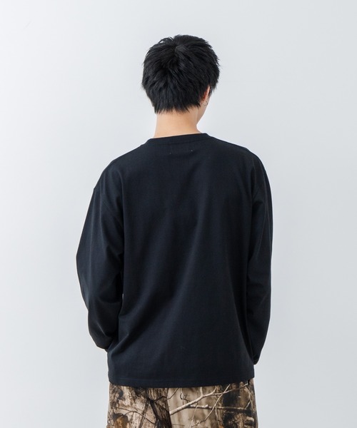 OUTDOOR EXCHANGE（アウトドアエクスチェンジ）の「【OUTDOOR EXCHANGE/アウトドアエクスチェンジ】ウェーブプリントクルーネックロンT オーバーサイズ（Tシャツ/カットソー・メンズ・ホワイト/ブラック・MEDIUM/LARGE）」の11枚目の写真